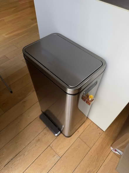 Photo of free Silver bin (Highbury Barn N5) #1