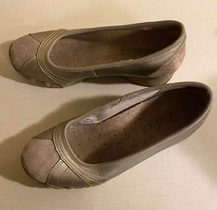 Photo of free Ladies shoes (Size 5) (Bloor/ The West Mall) #1