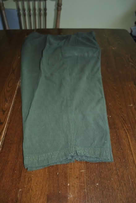 Photo of free Pants, Clam Digger, Size 18 (gatineau ave & de bourgogne st) #1
