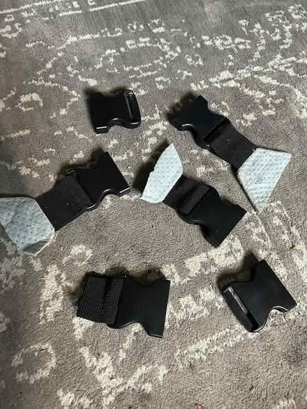 Photo of free Long zippers & quick release buckle (Old Ottawa East) #4