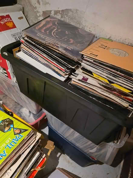 Photo of free 1000 free 12" vinyl records (Fishtown) #1
