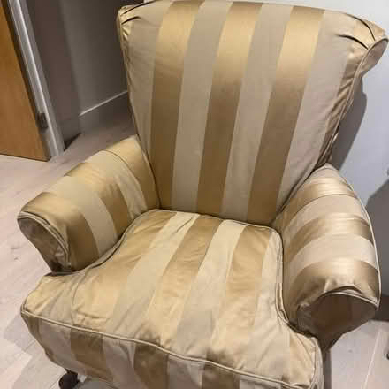 Photo of free Vintage Armchair (NW9) #1
