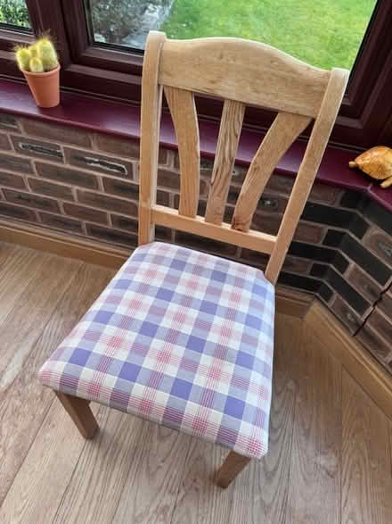 Photo of free table & 6 chairs (Liverpool 14) #3