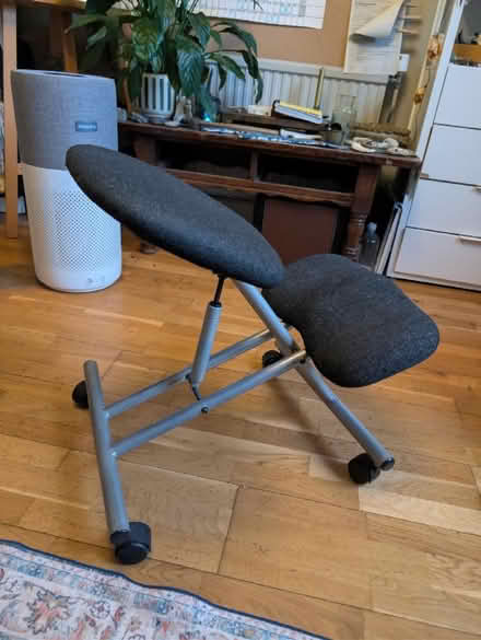Photo of free Kneeling chair, very comfortable (Islington N1) #2