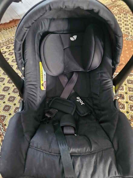 Photo of free Baby car seat (Luton LU4) #1