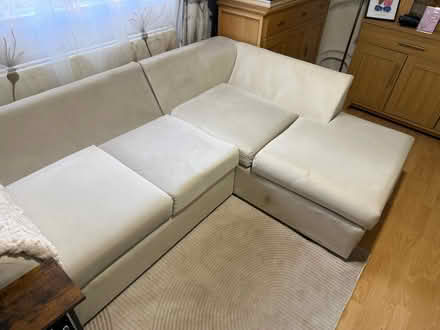 Photo of free Sofa (Rh98ls) #1