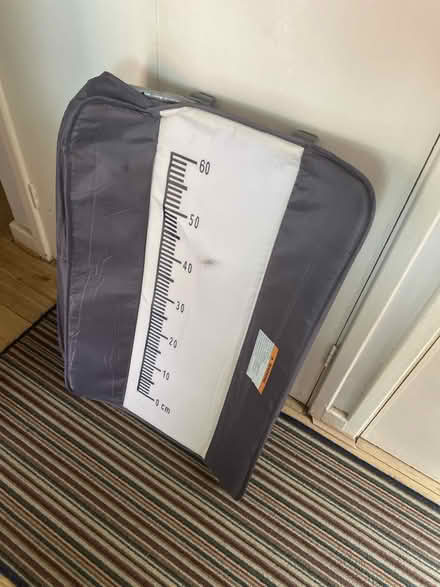 Photo of free Baby’s changing mat (TW14 bedfont) #1