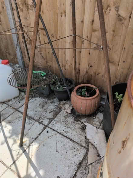 Photo of free Pots (PO19) #2