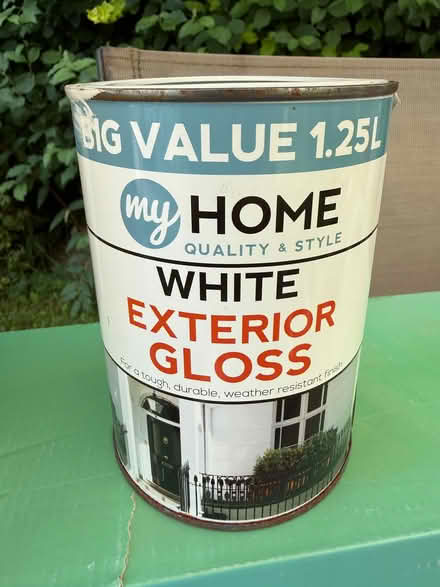 Photo of free White exterior gloss paint (Lingen SY7) #1