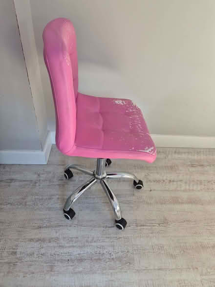 Photo of free Pink Desk Chair (Chalfont St Peter SL9) #1