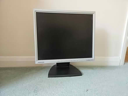 Photo of free Samsung Syncmaster 172N Monitor (Dorking RH5) #1
