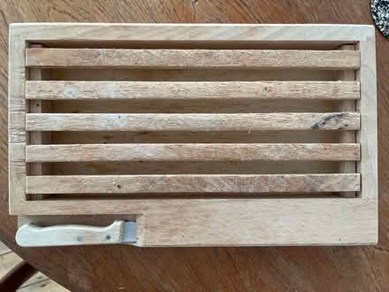Photo of free Cutting board w. bread knife (E5 0QX) #1