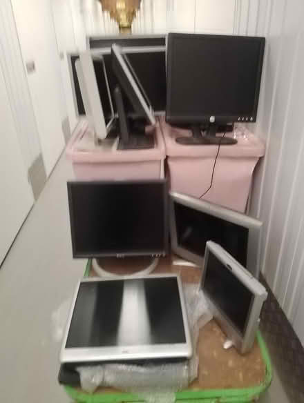 Photo of free Computer monitors (West Worthing BN11) #1