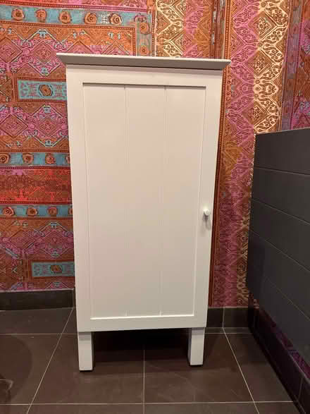 Photo of free White cabinet - 3 shelves (W12) #2