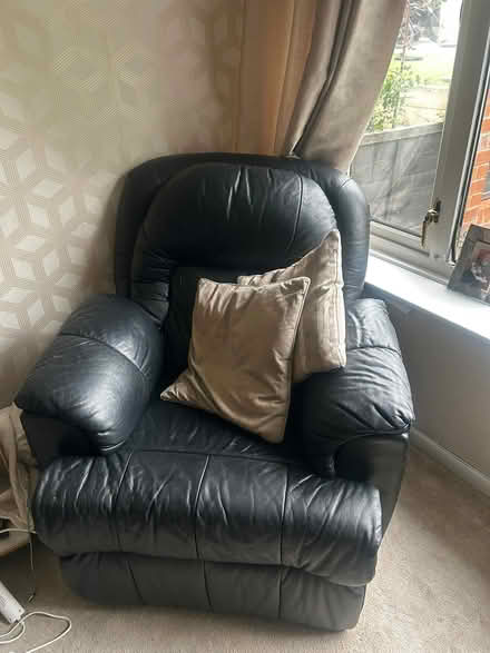 Photo of free Black leather reclining sofa/chairs (OL5 Mossley) #3