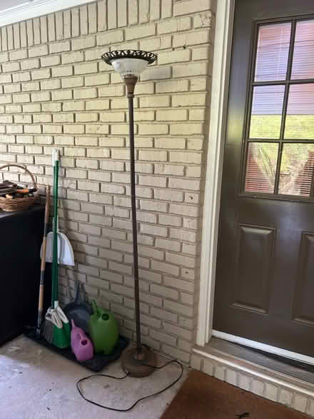 Photo of free Floor lamp (Smyrna, Vinings, Mableton) #1