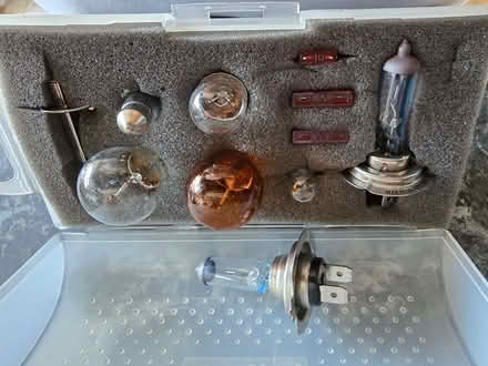 Photo of free Halfords bulb kit no. 18 Suitable for Peugeot 308 and others (Pinkneys Green SL6) #2