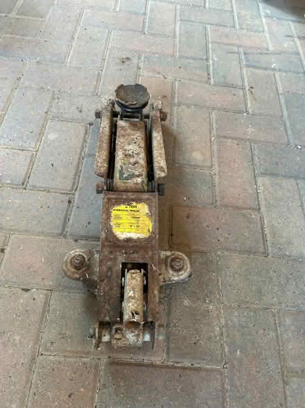 Photo of free 2 Ton trolley Jack (Rowner PO13) #1