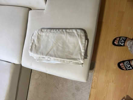 Photo of free Sofa (Rh98ls) #4