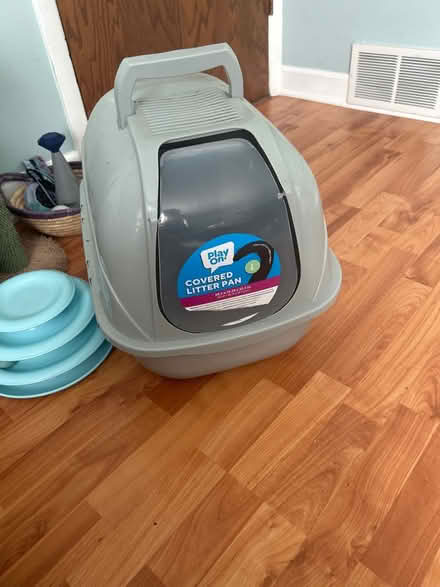Photo of free Cat litter box (La grange il) #1