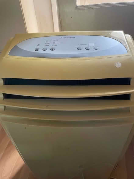 Photo of free Aircon unit (Minchinhampton GL6) #1