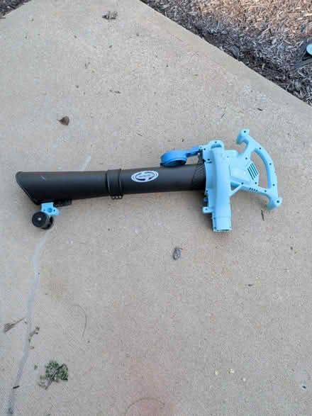 Photo of free 3-In-1 vacuum/mulcher (Gladstone) #1