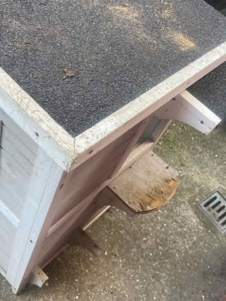 Photo of free Cat shelter (Charlton) #2
