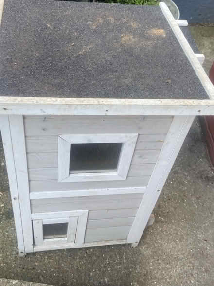 Photo of free Cat shelter (Charlton) #1