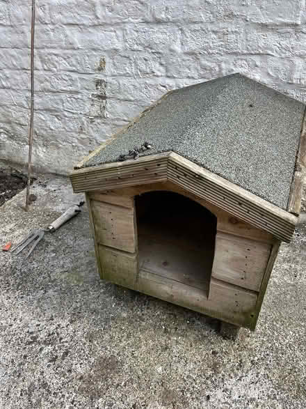 Photo of free small kennel (Phibsborough, d7) #1