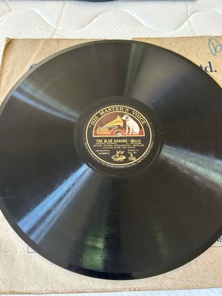 Photo of free Old 78rpm records (South Lopham IP22) #2