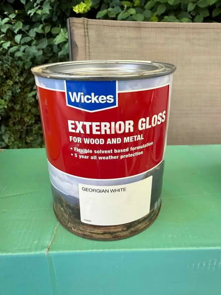 Photo of free Georgian White Exterior Gloss Paint (Lingen SY7) #1