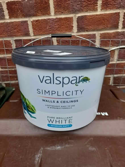 Photo of free Valspar Matt White Paint (Herringthorpe S65) #1