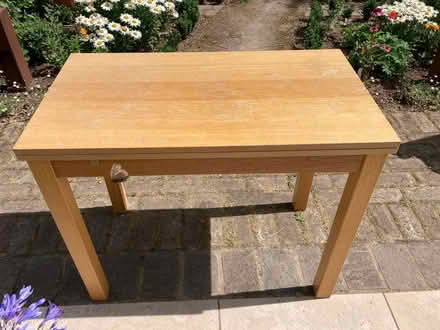 Photo of free Table with pull out leaves. (Sutton Cheney CV13) #1