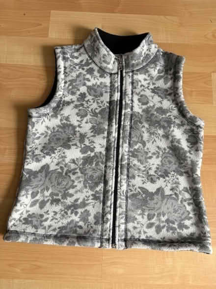 Photo of free Ladies fleece vest Medium (L5L 5P5) #1