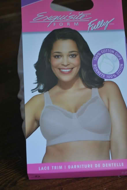 Photo of free 4 Exquisite Form Bra, Size 46DD (gatineau ave & de bourgogne st) #2