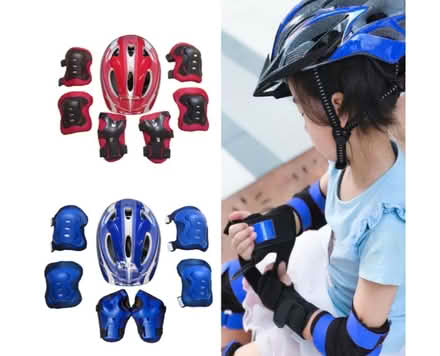 Photo of Bike Helmet Knee Guards 4/5 yr kid (Mississauga valley park) #1
