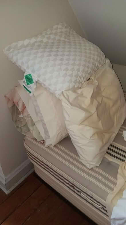 Photo of free Pillows and bedding (19095) #2