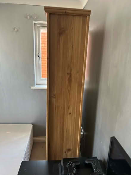 Photo of free Tall Bookcase with 5 shelves (DA2) #4