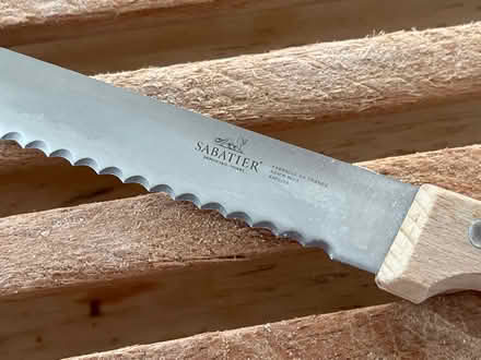 Photo of free Cutting board w. bread knife (E5 0QX) #3