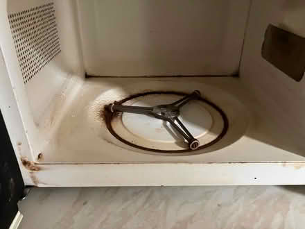 Photo of free Microwave - working but rusty inside (Belmont TN35) #2