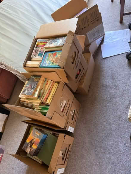 Photo of free hundreds of books (BR5) #1