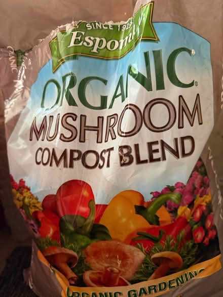 Photo of free Potting soil: Partial bags (Chesterbrook Rd & N Albemarle) #1