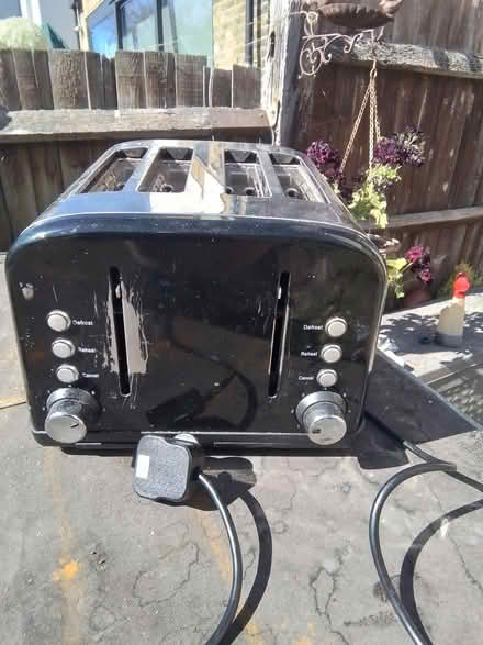 Photo of free 4 slice toaster (BR13PH) #1