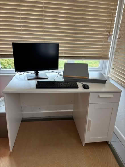 Photo of free White desk (Leatherhead KT22 7) #1