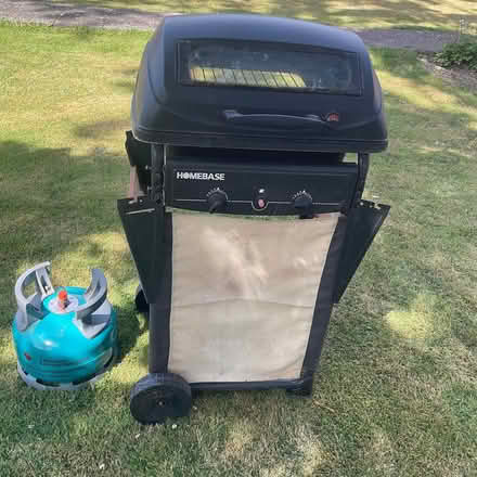 Photo of free Garden Barbecue with Gas (Wallington PO16) #4