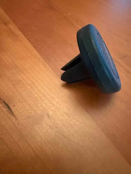 Photo of free phone holder for car, vent-type (White Oaks area of San Carlos) #2
