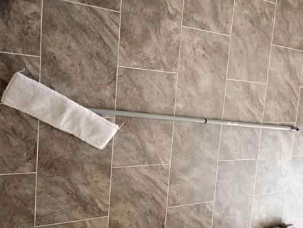 Photo of free 'Mop' for cleaning hard flooring (Welling DA16) #1
