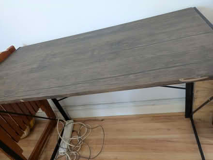 Photo of free desk (Peckham, SE15) #2