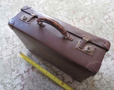 Photo of free vintage luggage case small (Addiscombe CR0) #3