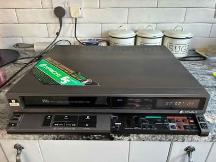 Photo of free Vintage Tech Hitachi VHS Toshiba (BR5) #1